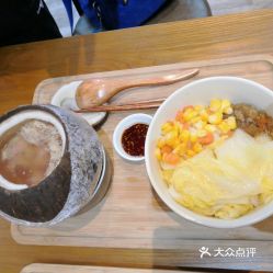 佛山美食探秘 原只椰子燉老鴨，口感與健康的完美融合